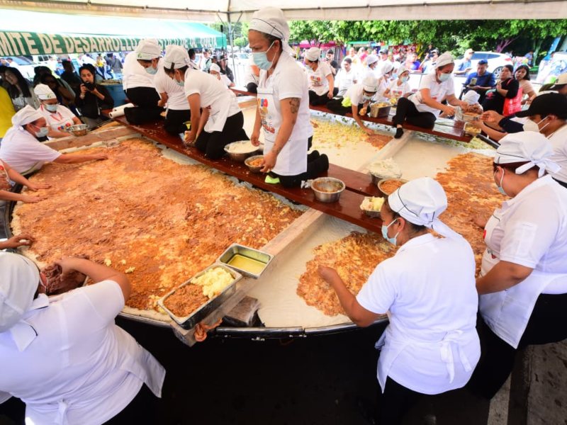 turismo-sabores-de-el-salvador-pupusa-mas-grande-11