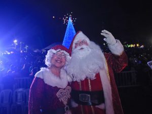 La Navidad brilló en Santa Tecla: el Cafetalón se transformó en una Villa Navideña llena de luz, música y magia para dar inicio a la temporada más esperada del año. Fotografía/ Alcaldía Santa Tecla