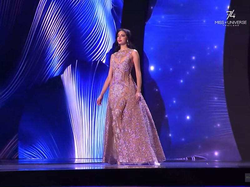 Miss Universo El Salvador luciendo su traje de noche. Imagen/ YouTube