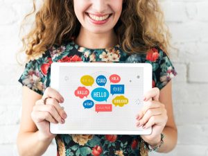 El multilingüismo no solo abre puertas profesionales, también puede ser una herramienta clave para envejecer con salud y autonomía.