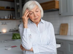 Investigadores de la Clínica Mayo desarrollaron una herramienta que predice el riesgo de alzhéimer con años de anticipación mediante datos genéticos y biomarcadores.