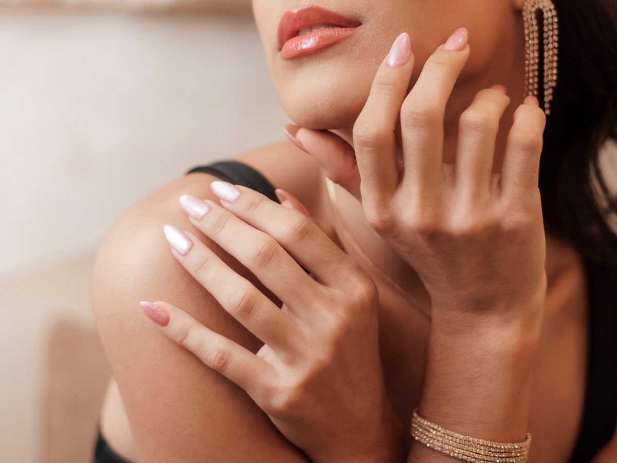 Las uñas reflejan tu estilo y personalidad. Colores, formas y diseños se combinan para expresar actitud y seguir las tendencias que más te representan.