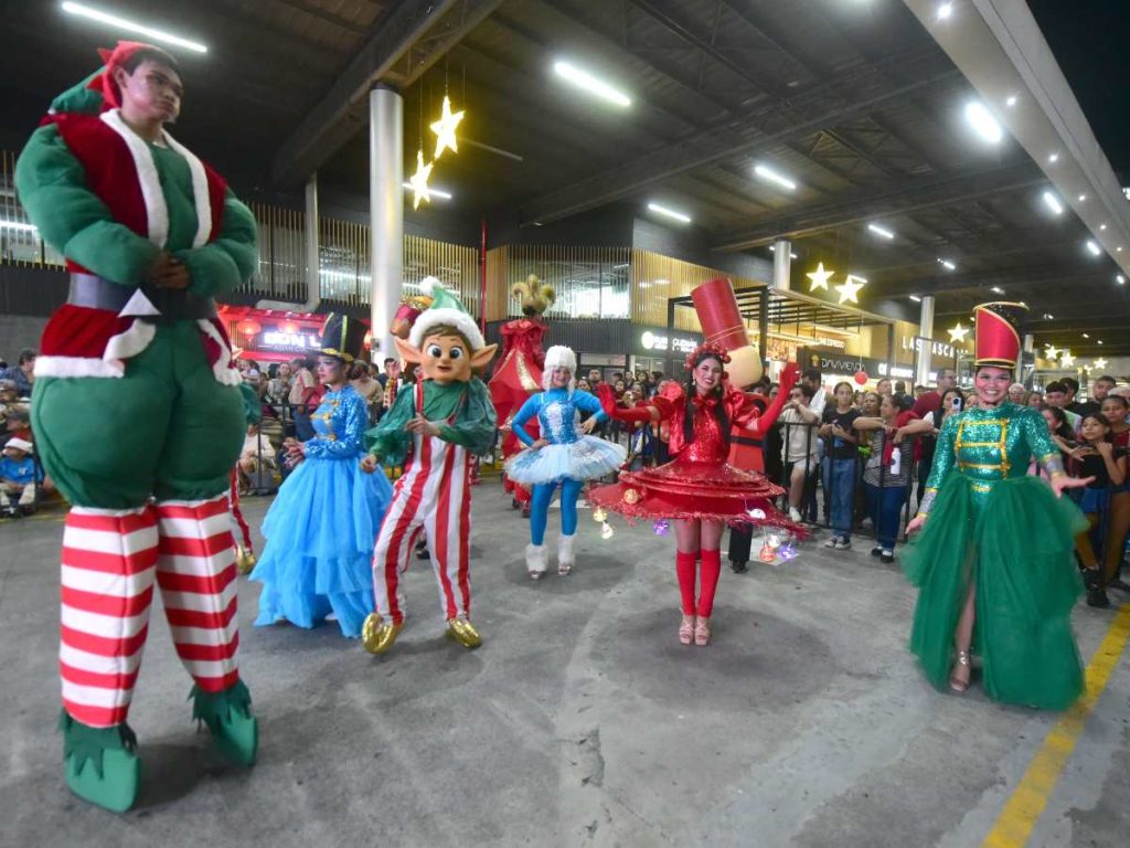 Las Cascadas inagura la Navidad