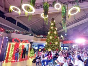 Las Cascadas inagura la Navidad