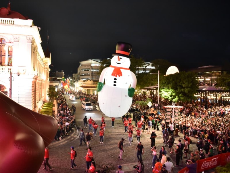 Desfile de globos gigantes 13