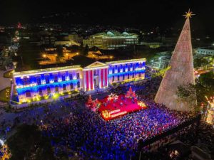 Villa Navideña 2025 en el Centro Histórico de San Salvador