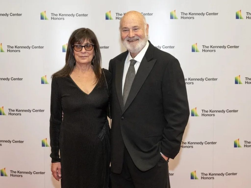 Rob Reiner (d) y su esposa Michelle Reiner. (Cine) EFE/EPA/Ron Sachs