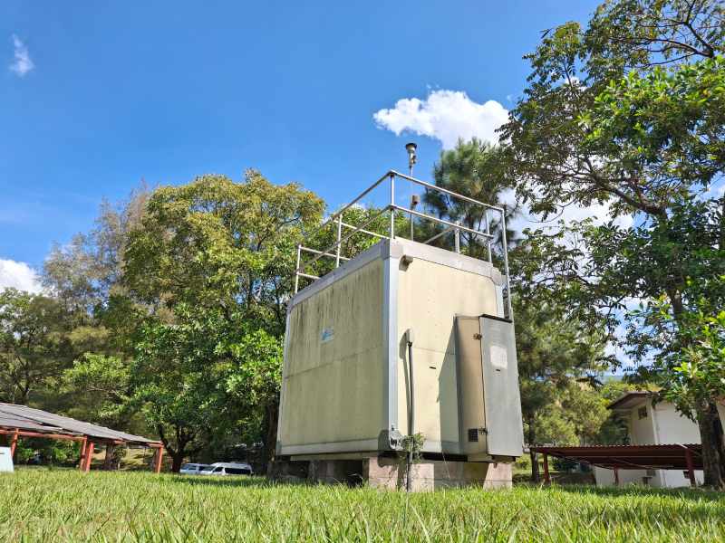 Estación de monitoreo en la Universidad Don Bosco, la cual mide la calidad del aire de 5 kilómetros a la redonda. Fotografía/ elsalvador.com