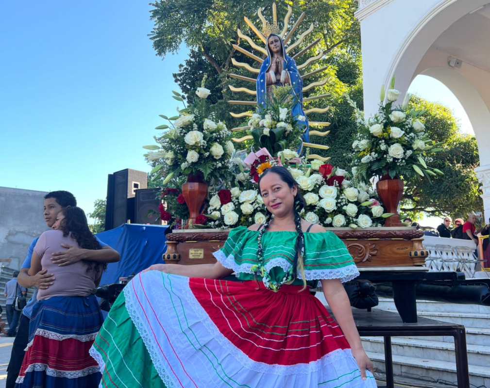 Desde la madrugada, feligreses llegan a la Basílica Nuestra Señora de Guadalupe para participar en las eucaristías del 12 de diciembre.