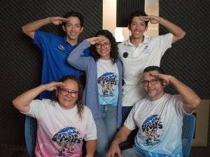 La familia Guardado bromea haciendo el 