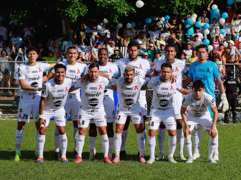 El equipo capitalino logró dos goles tempranos ante Cacahuatique; Menjívar subrayó que aún deben rematar la serie en casa.