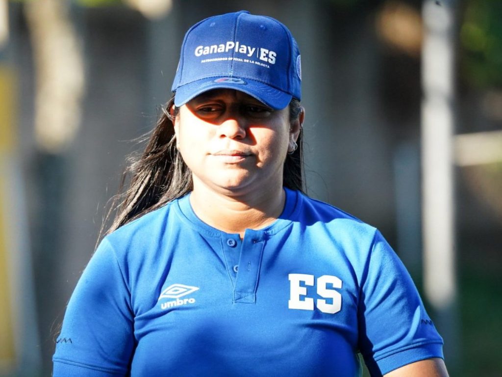 Debbie Gómez, DT de la Selección femenina Sub-17. Foto X Selecta