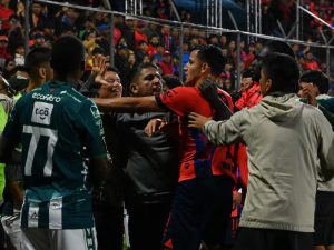 Disturbios en la final del Apertura 2025 de Guatemala donde quedó campeón el Antigua. Foto AS