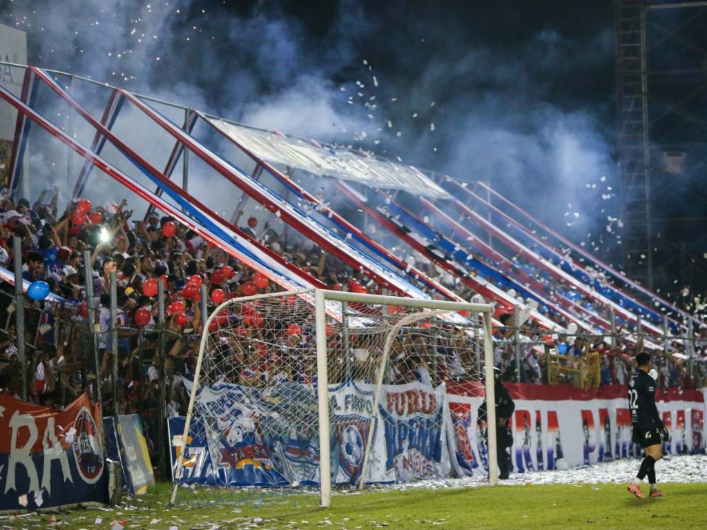El estadio Sergio Torres Rivera estuvo a su máxima capacidad ante el Aguila. Foto X Firpo