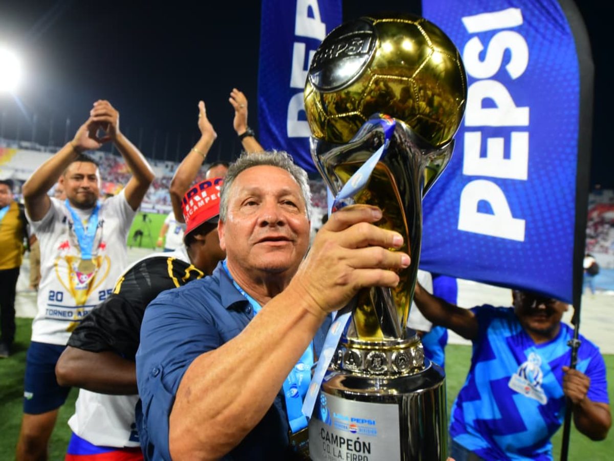 Marvin Solano campeón con Firpo. Foto Emerson Del Cid