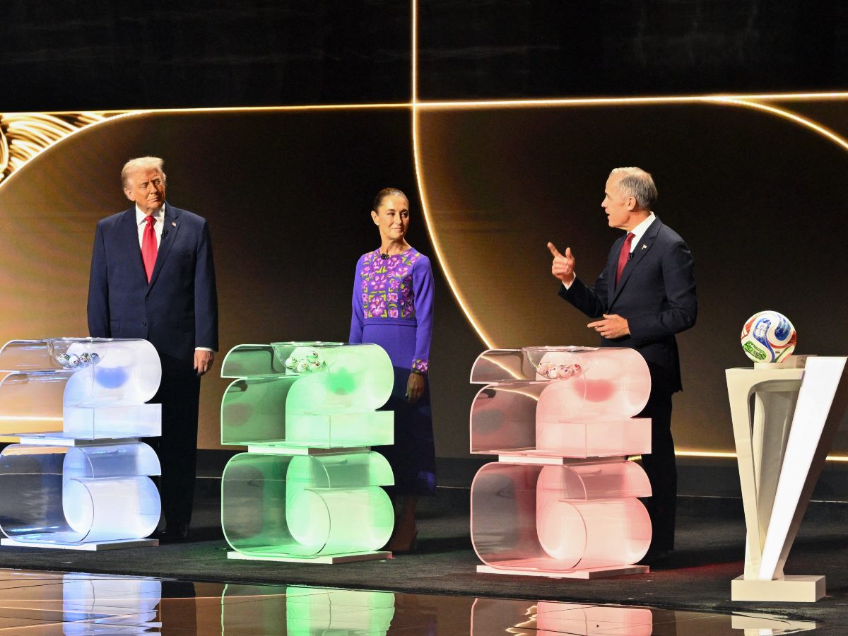 El presidente de Estados Unidos: Donal Trump, la presidenta de México: Claudia Sheinbaum y al primer ministro de Canadá: Mark Carney, van a sacar a sus respectivas selecciones de los bombos. Foto AFP