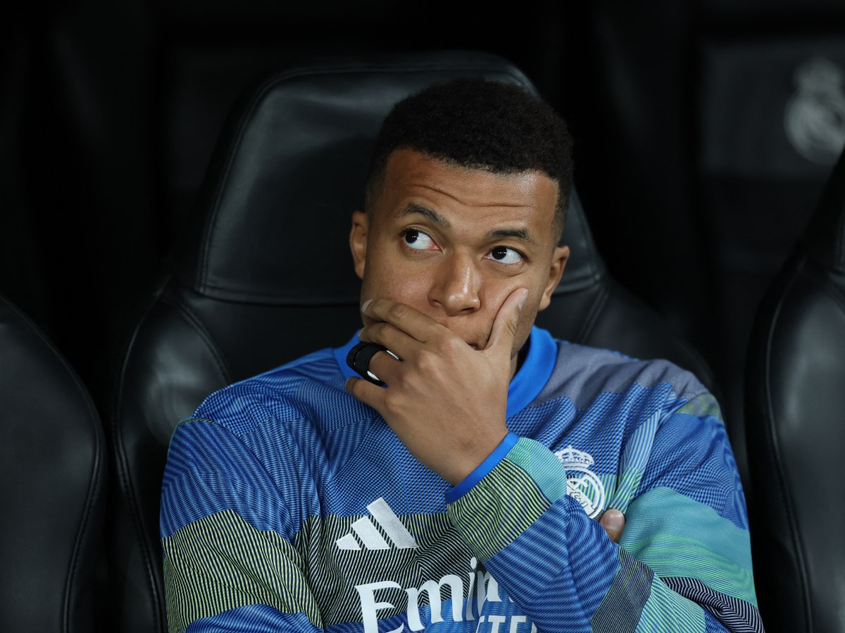 Kylian Mbappé fue diagnosticado con un esguince en la rodilla izquierda y estará de baja al menos tres semanas, según informó el Real Madrid. Fotografía/ AFP
