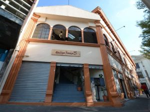 dinero-negocios-cafeteria-emprendimientos-01