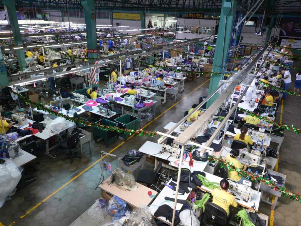 Vista general de la fábrica principal de Mike Mike. Desde este espacio salen mochilas, bolsos y carteras que compiten con productos importados.