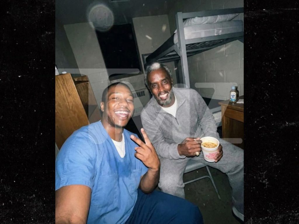 “Aunque TMZ ha obtenido varias imágenes reales de Diddy en la prisión federal de Fort Dix… esta no es una de ellas. Es simplemente el ingenioso uso de IA de alguien, y cada vez es más común", escribió TMZ en X.