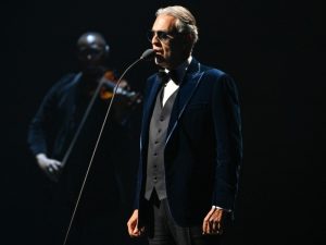“Andrea Bocelli cautivó al planeta entero durante su presentación en vivo en el Sorteo del Mundial de la FIFA 2026”.