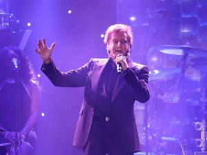 Barry Manilow revela que fue diagnosticado con cáncer de pulmón