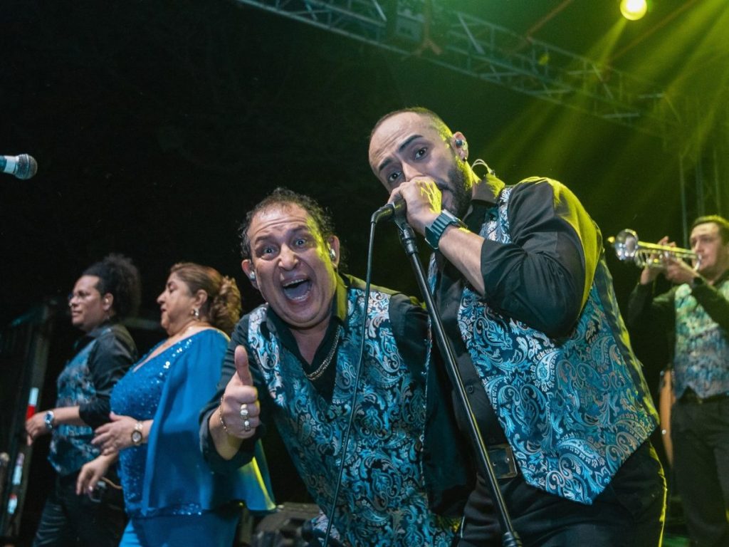 La Orquesta Internacional de los Hermanos Flores encabezará el Gran Reventón Navideño, una noche pensada para despedir el año bailando al ritmo de la música tropical. Fotografía/ Orquesta Hermanos Flores