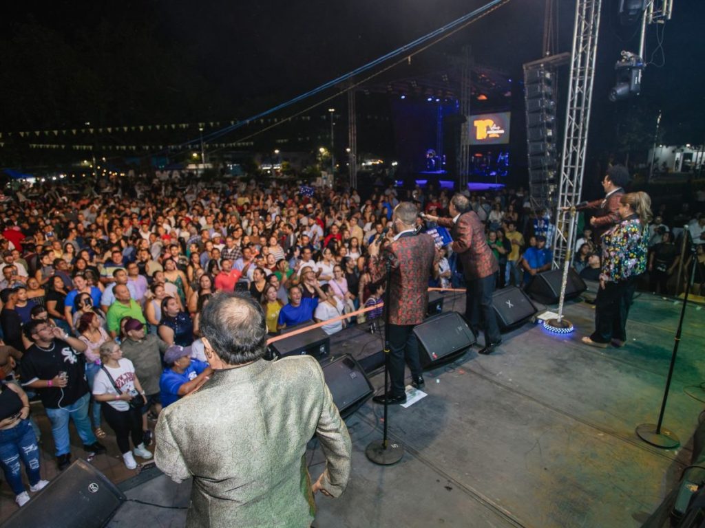 Artistas nacionales e internacionales se unirán en un solo escenario para convertir el cierre del año en una gran fiesta llena de cumbia, nostalgia y alegría. Fotografía/ Orquesta Hermanos Flores