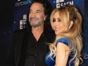 entretenimiento-marco-antonio-solis-esposa-elsalvador-2