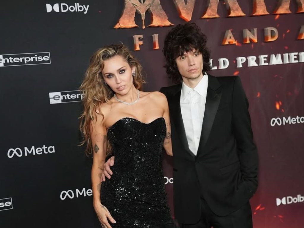 El post de instagram rapidamente se llenó de comentarios hacia la pareja. Fotografía/ Instagram Miley Cyrus