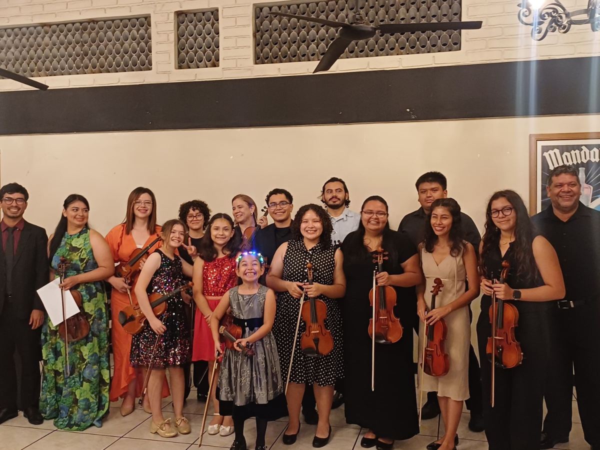 Los estudiantes del estudio de violín de Sandra Rivera demostrarán su crecimiento artístico en los recitales de fin de año. Fotografía/ cortesía