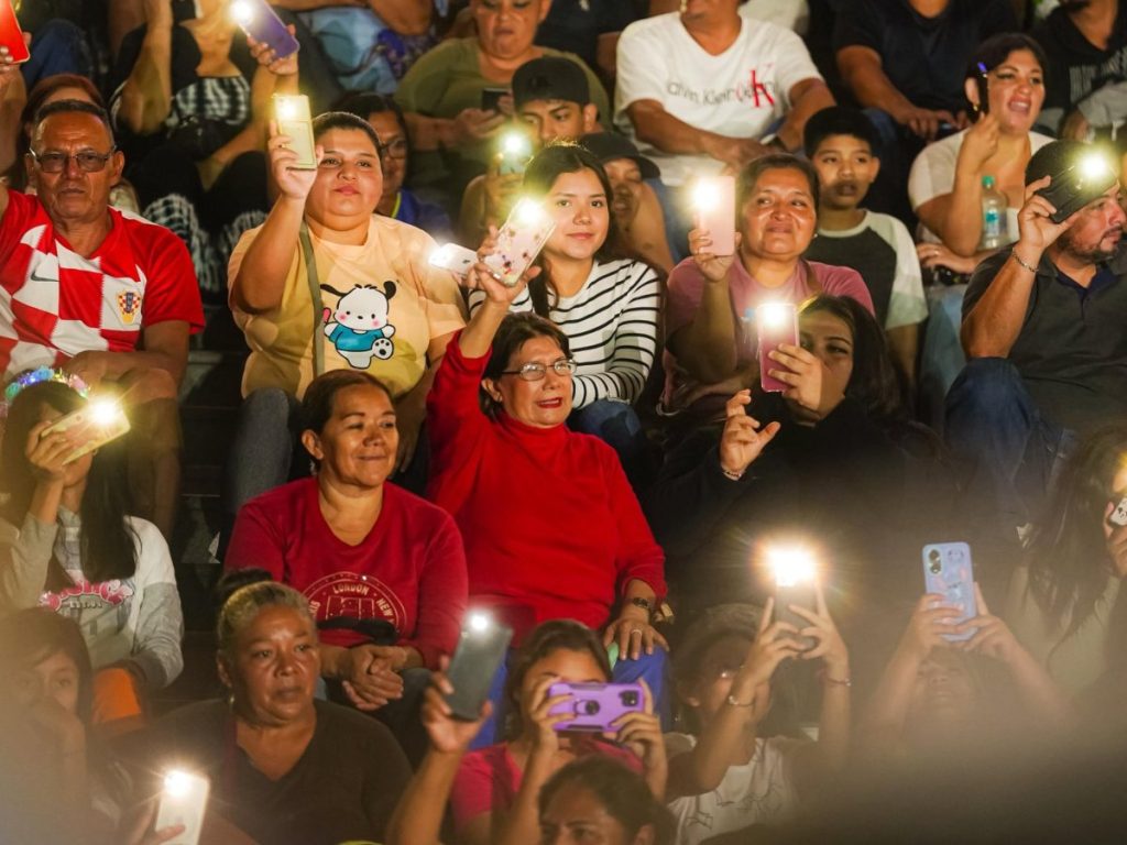 La Villa Navideña del Centro Histórico se llena de música, danza, música y magia con espectáculos. Fotografía/ Centro Histórico de San Salvador