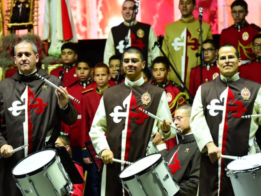 La puesta en escena combinó solemnidad, disciplina y alegría propia del mensaje navideño. Fotografía/ elsalvador.com
