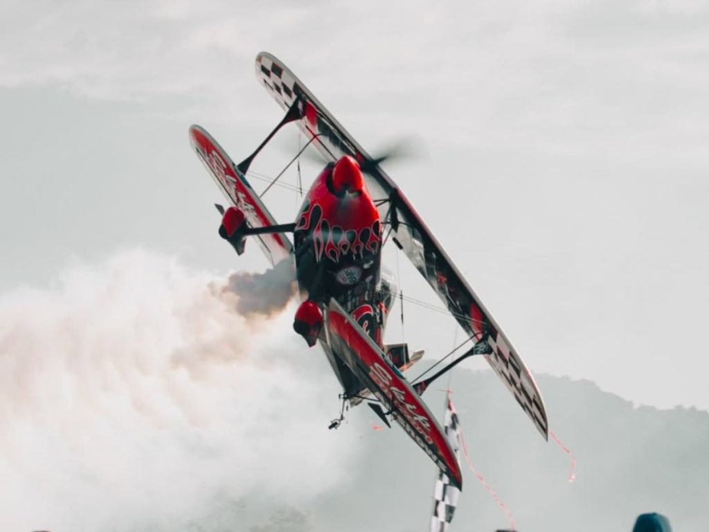 Pilotos de varios países se suman cada año al evento, consolidándolo como el show aéreo más grande de la región.