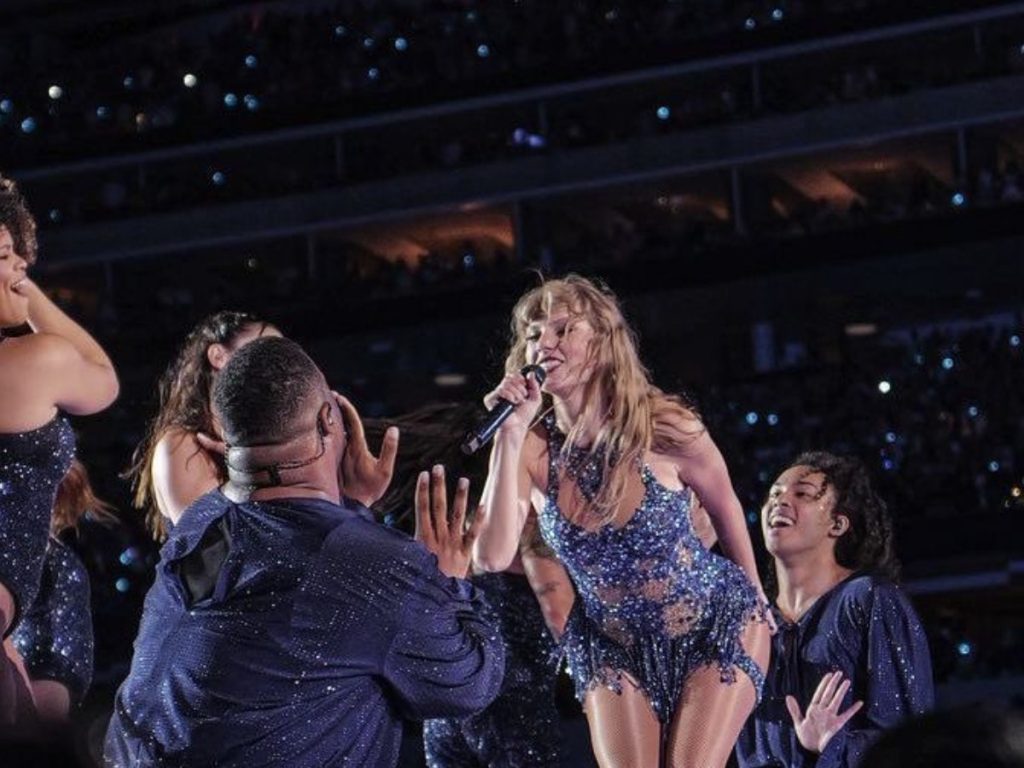 Bailarines y músicos comparten sus historias dentro de la “familia” del Eras Tour. Fotografía/ X
