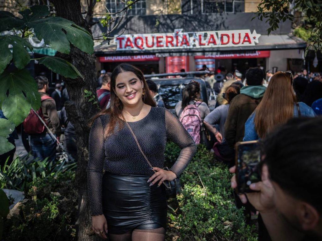 El pop-up celebra la llegada de Dua Lipa a México, la última parada de su gira internacional Radical Optimism Tour. Fotografía/ AFP