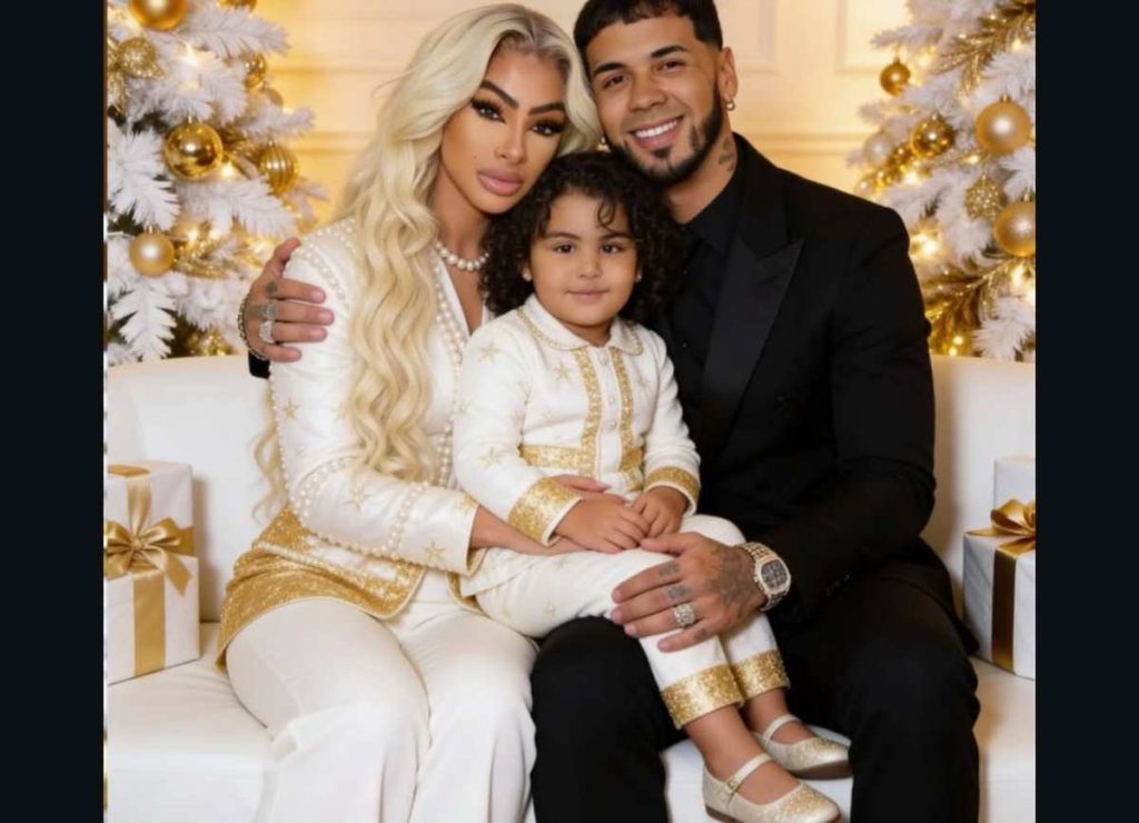 Postal navideña Yailin La Más Viral.