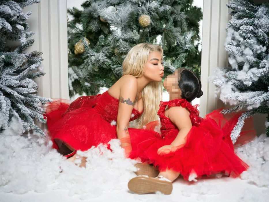 La postal navideña generada con inteligencia artificial fue la imagen que más reacciones provocó entre los seguidores de Yailin La Más Viral. Foto/ Instagram @yailinlamasviral