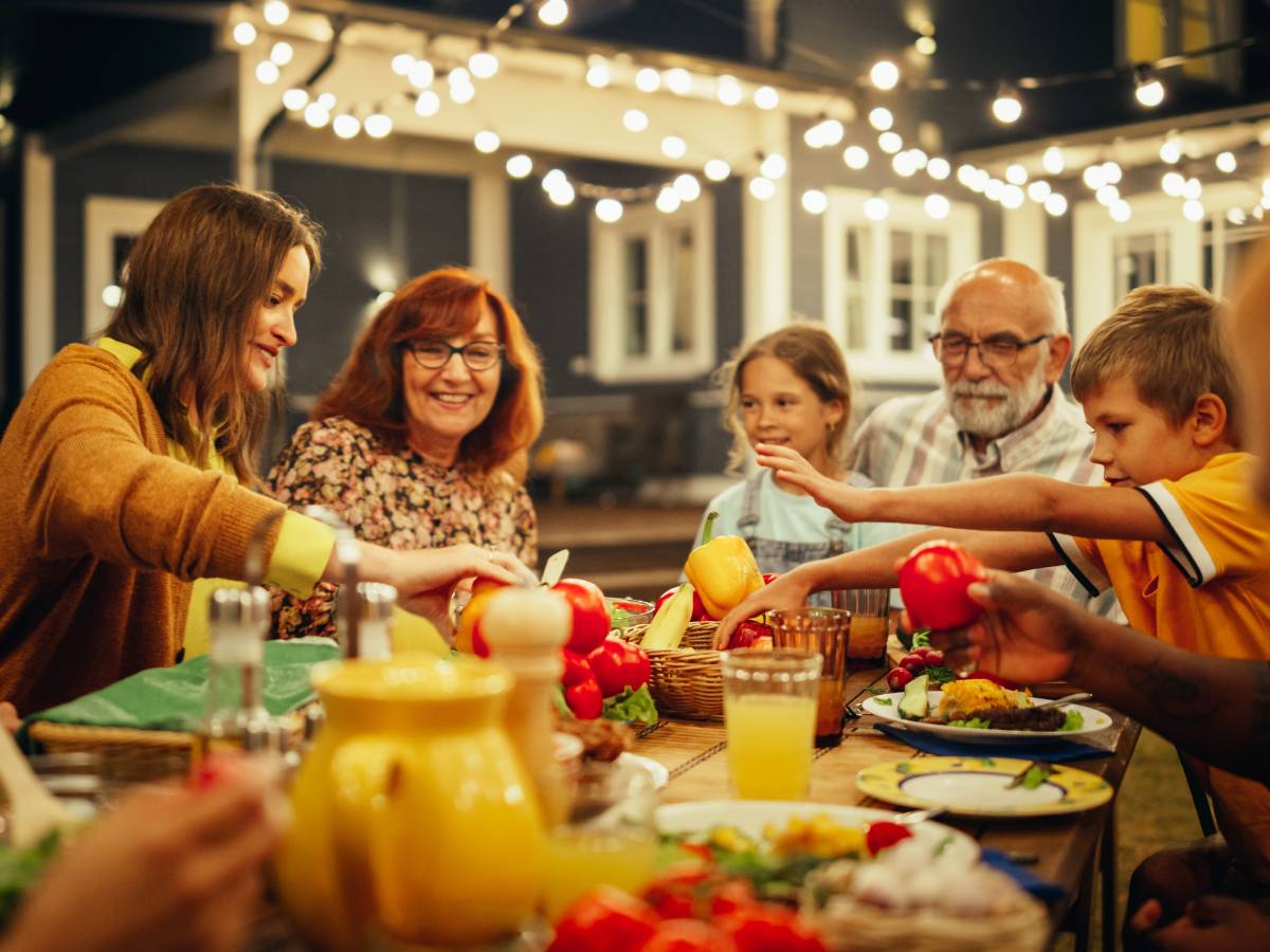 Con pequeños cambios de actitud y comunicación, las reuniones familiares pueden convertirse en momentos más llevaderos, respetuosos y hasta entrañables.