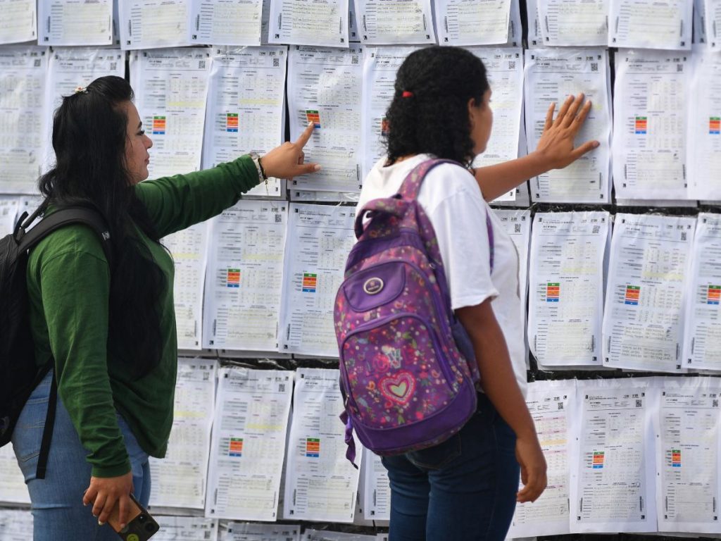 Recuento de votos de las elecciones presidenciales de Honduras en 2025. Fotografía/ AFP