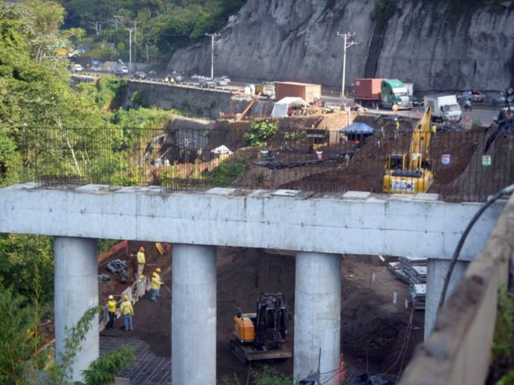 El viaducto se finalizará en 2027, según datos del MOPT. Fotografía/ elsalvador.com