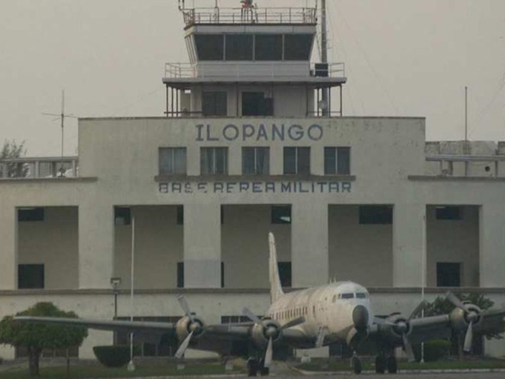Durante la década de 1960, Ilopango fue la principal terminal aérea de El Salvador y el centro de sus operaciones comerciales.