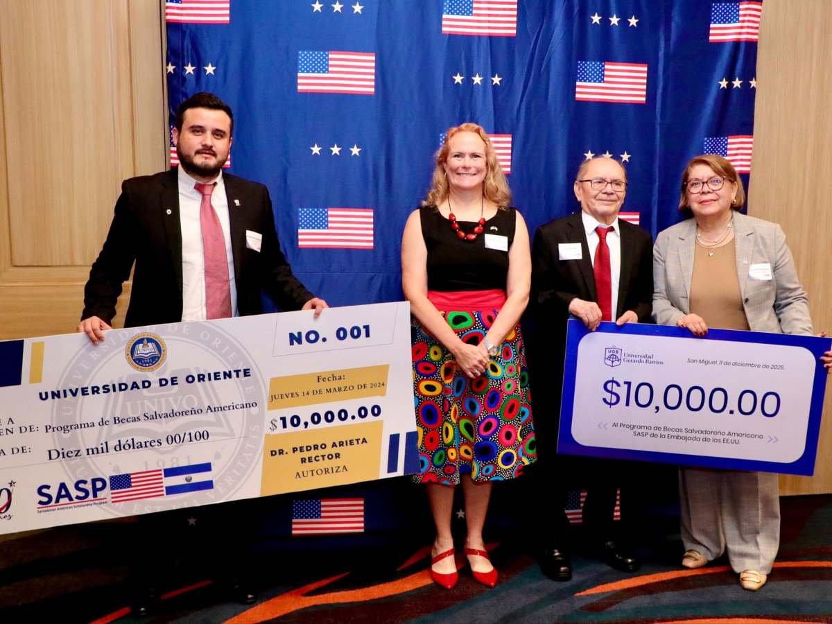 Universidades salvadoreñas donan $20,000 para becas de estudios en Estados Unidos