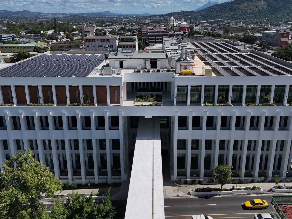 A febrero de 2025, la construcción del nuevo hospital registraba un 90 % de avance, según datos oficiales.