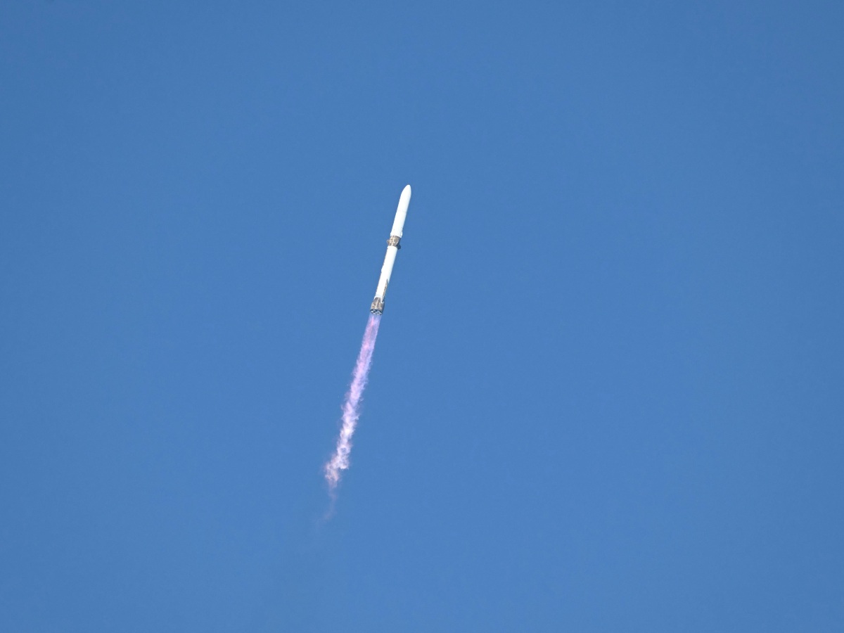 Michaela Benthaus se convirtió en la primera persona en silla de ruedas en viajar más allá de la línea de Kármán a bordo de una misión suborbital de Blue Origin.