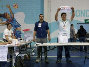 Retrasos en el conteo mantienen en suspenso la elección presidencial en Honduras