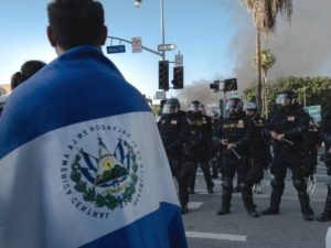 Migrantes salvadoreños, entre retornos forzados y nuevos desafíos legales