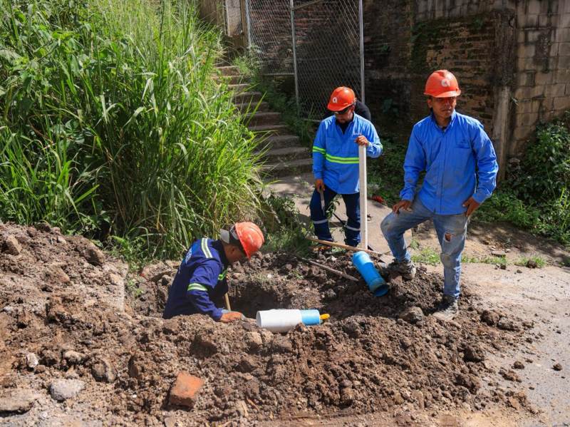 La zona permanecerá parcialmente restringida al paso vehicular mientras duren las obras.