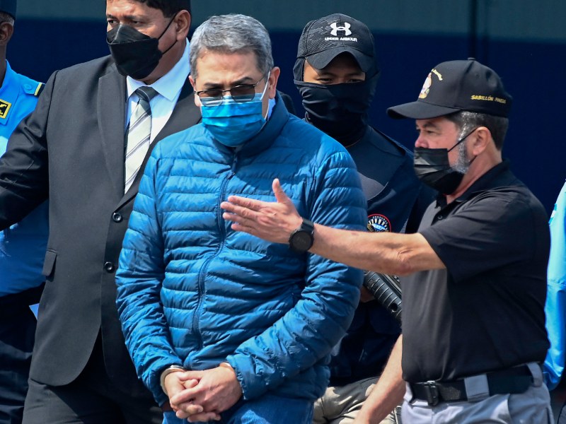 Hernández gobernó Honduras entre 2014 y 2022 y fue extraditado a Estados Unidos poco después de dejar el cargo. 