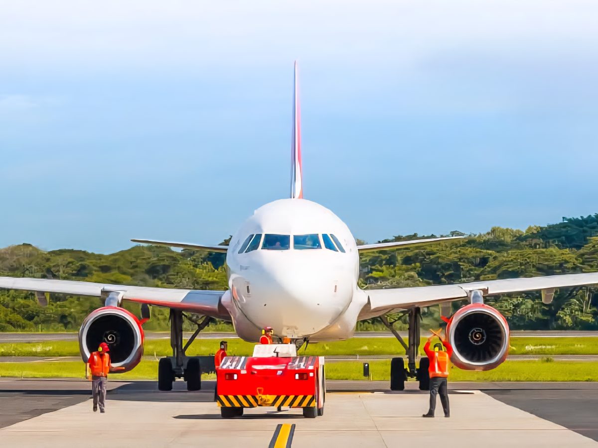 La Asamblea Legislativa aprobó la reforma al Convenio de Transporte Aéreo entre El Salvador y España, que permitirá duplicar las frecuencias de vuelos semanales y fortalecer la conectividad internacional del país.